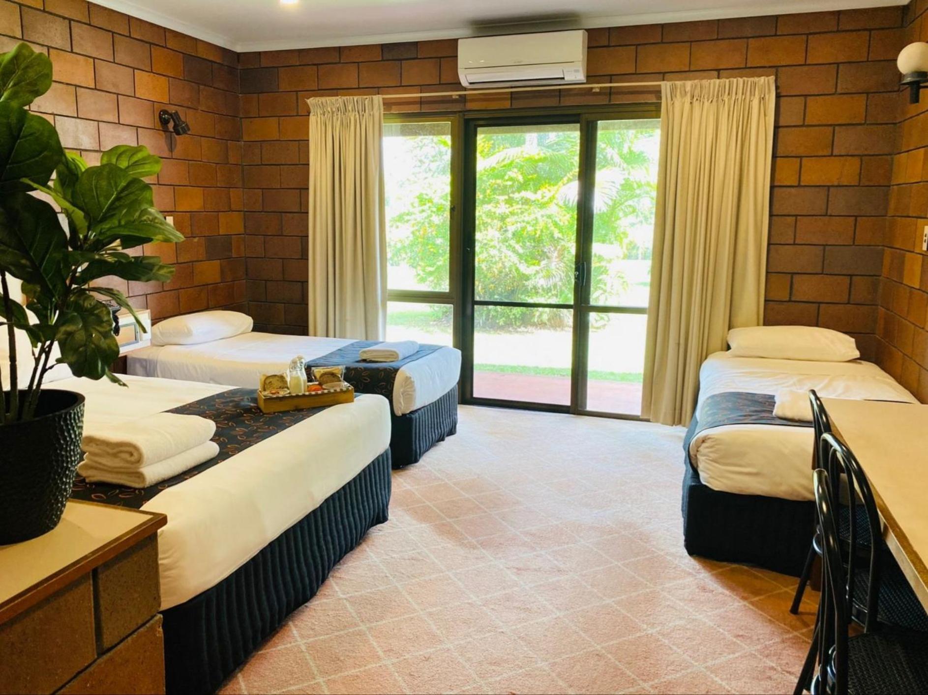 Malanda Lodge Exterior photo